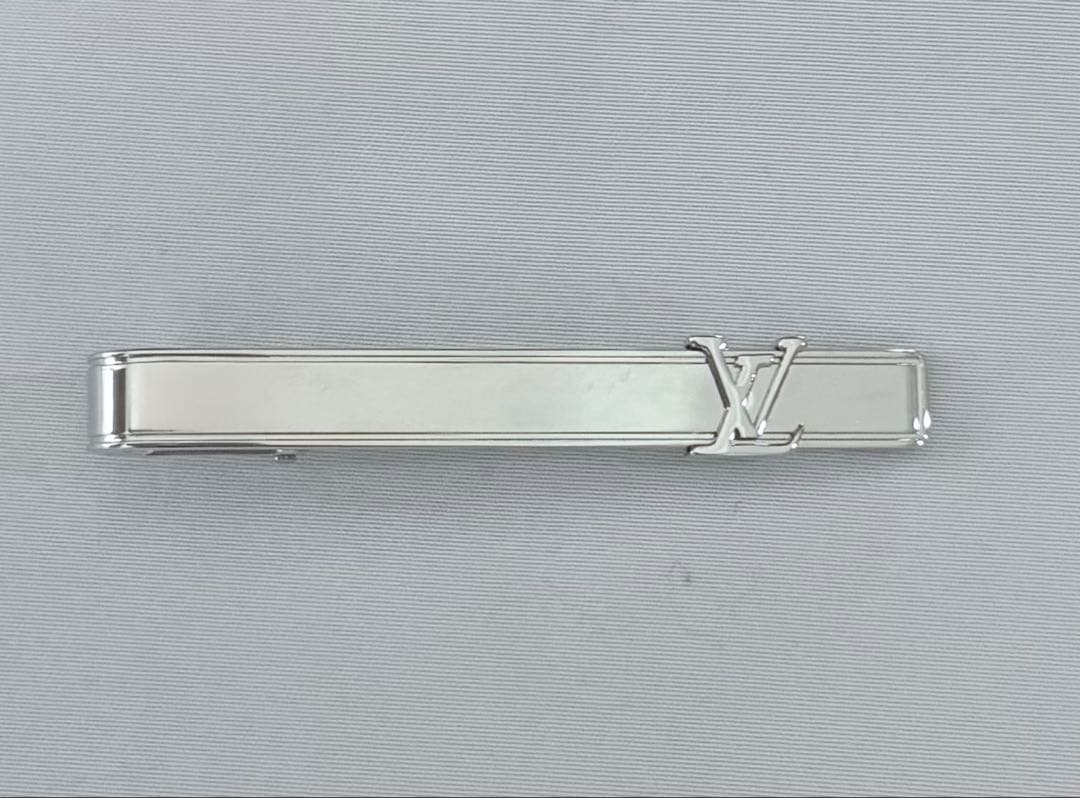 【新品未使用】 LOUIS VUITTON LVネクタイピン シルバー　箱付