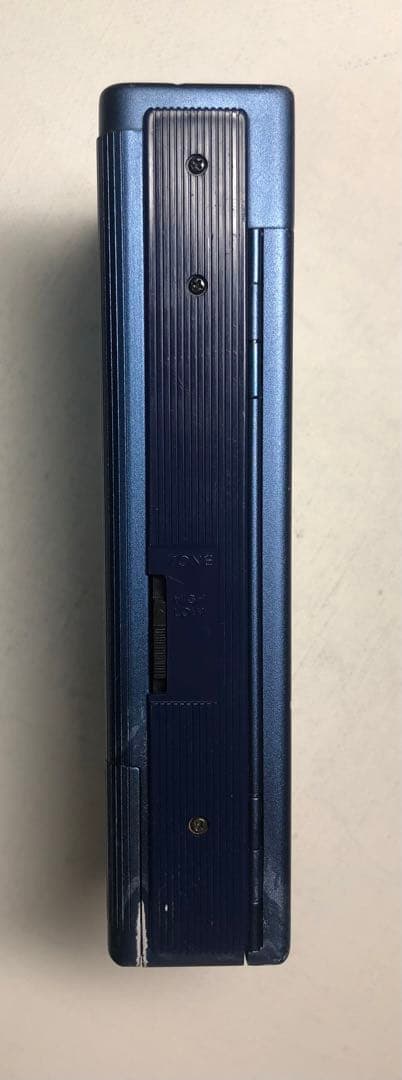 ジャンク品(通電)TPS-L2 ソニー初代カセットウォークマンJ