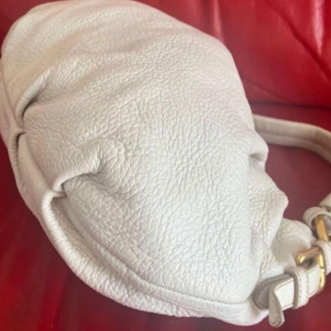 PRADA ホワイトレザー　ワンショルダーバッグ　プラダ