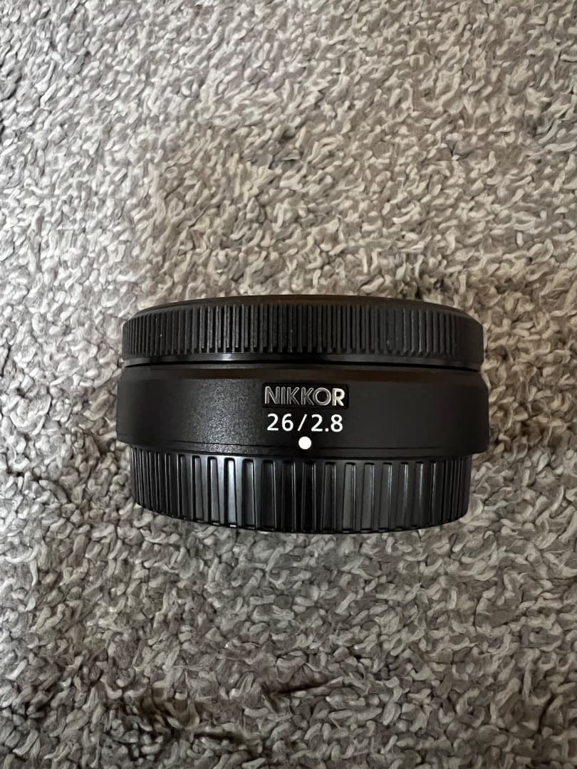 超薄型・高描写の単焦点NIKKOR Z 26mm f/2.8（美品）