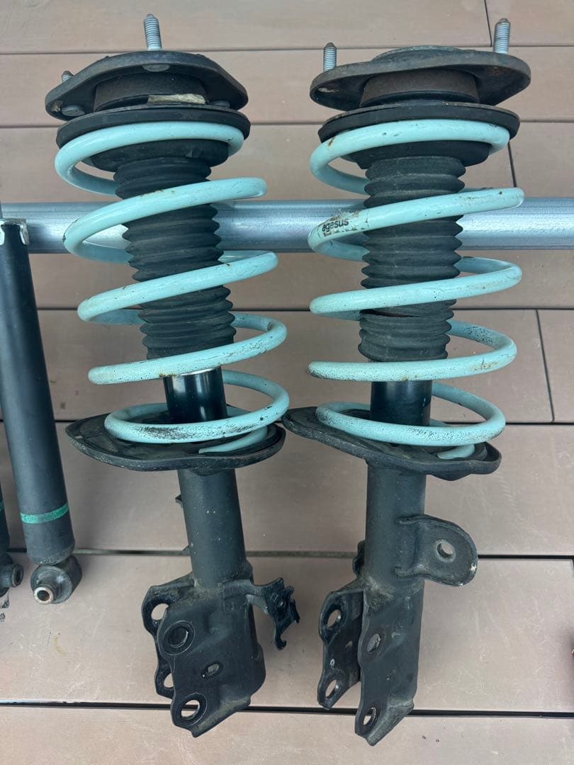 zvw30 30プリウス　アゲサス　agesus 30mmリフトアップ