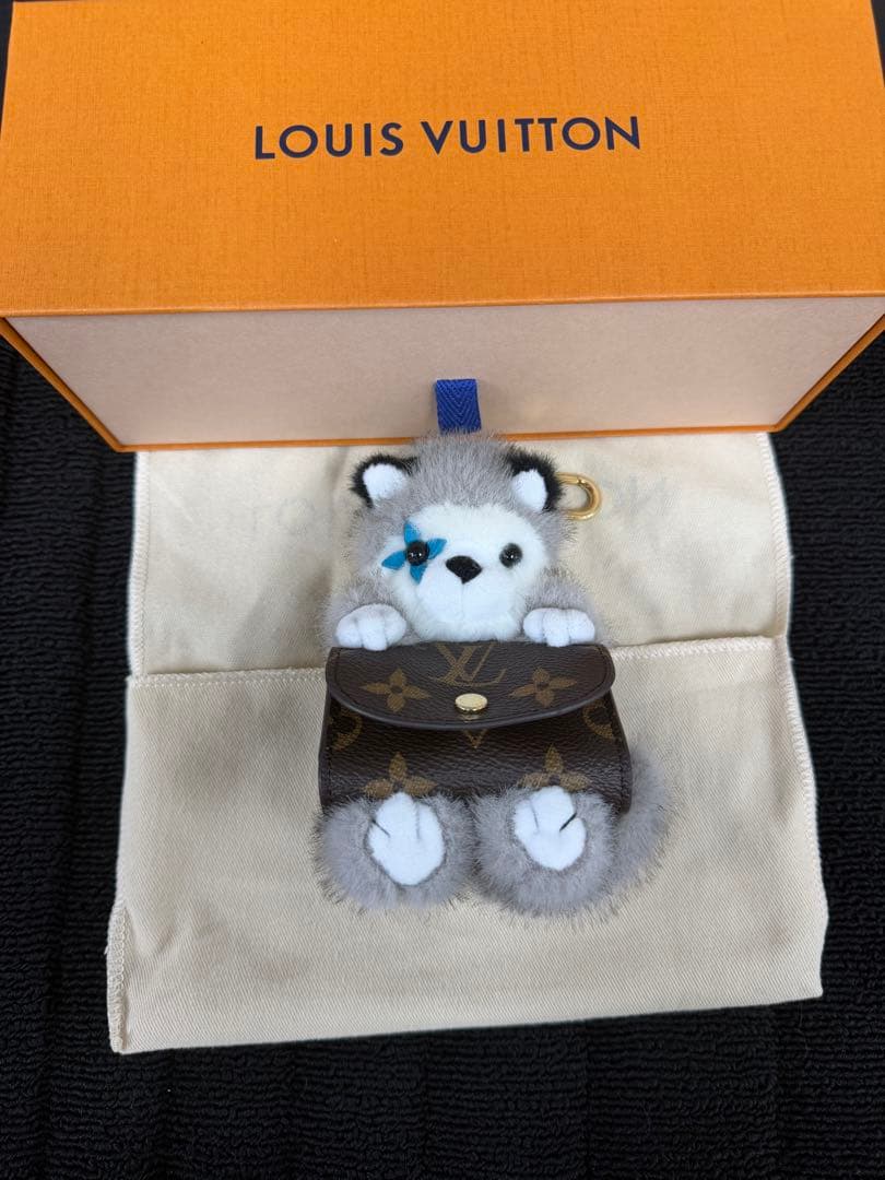 【激レア】ルイヴィトン バッグチャーム・LV キュート ハスキー M03231