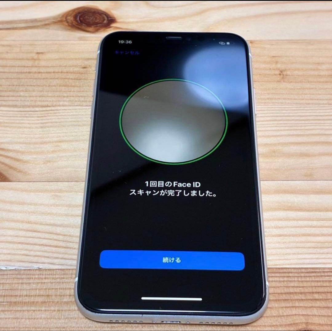 バッテリー新品　iPhone 11 64GB SIMフリー　美品