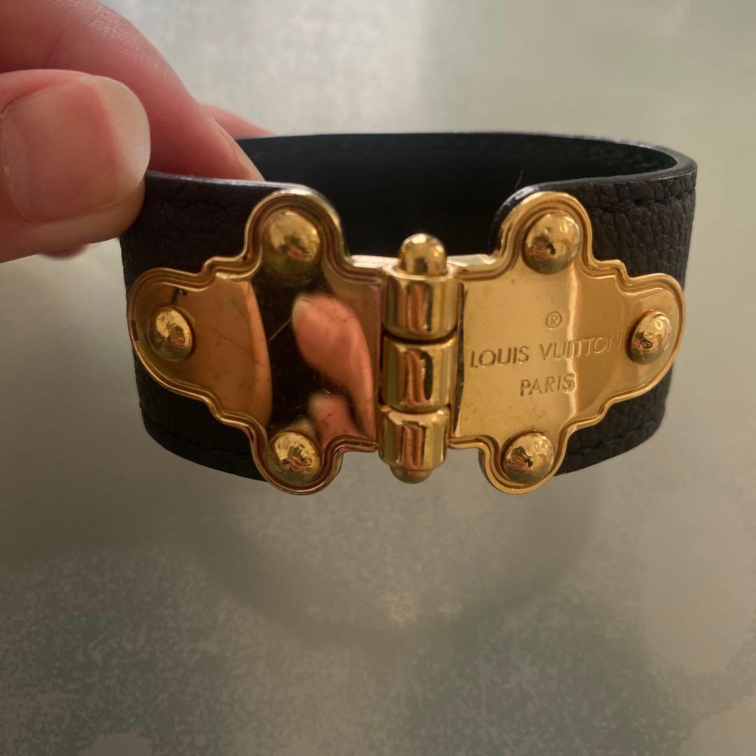 LOUIS VUITTON ブラックレザーバングル