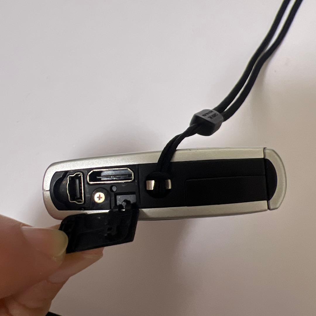 Canon コンパクトデジタルカメラ IXY220F