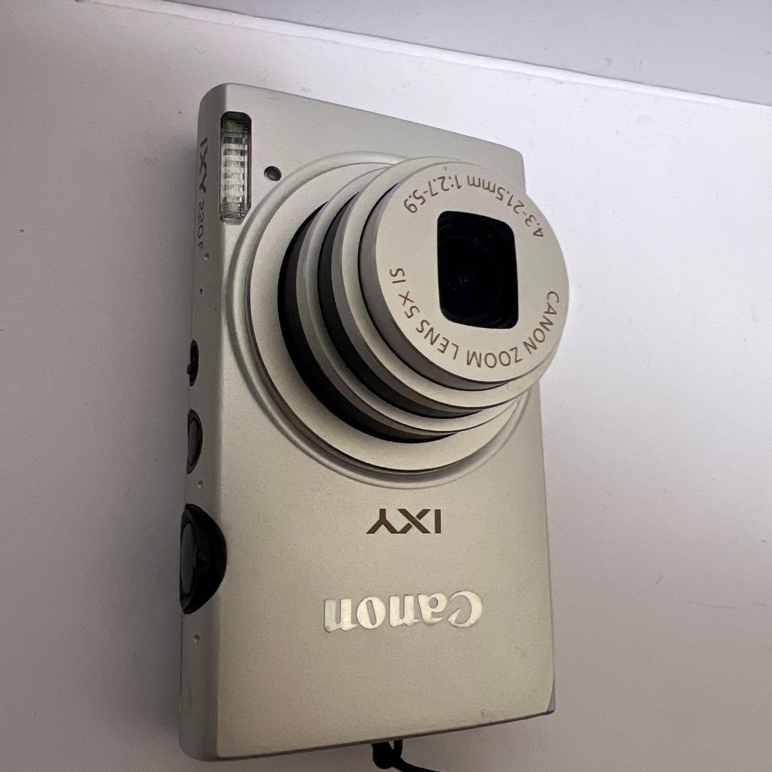 Canon コンパクトデジタルカメラ IXY220F