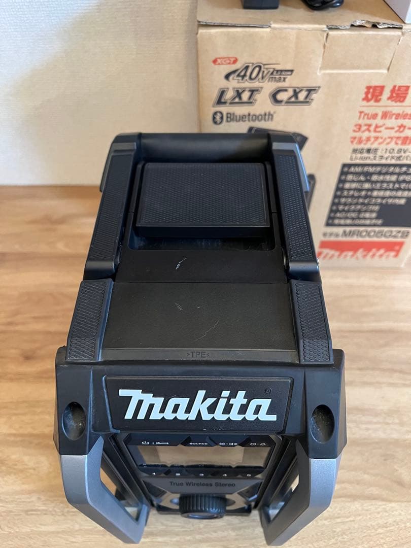 MR005GZB マキタ　充電式ラジオ
