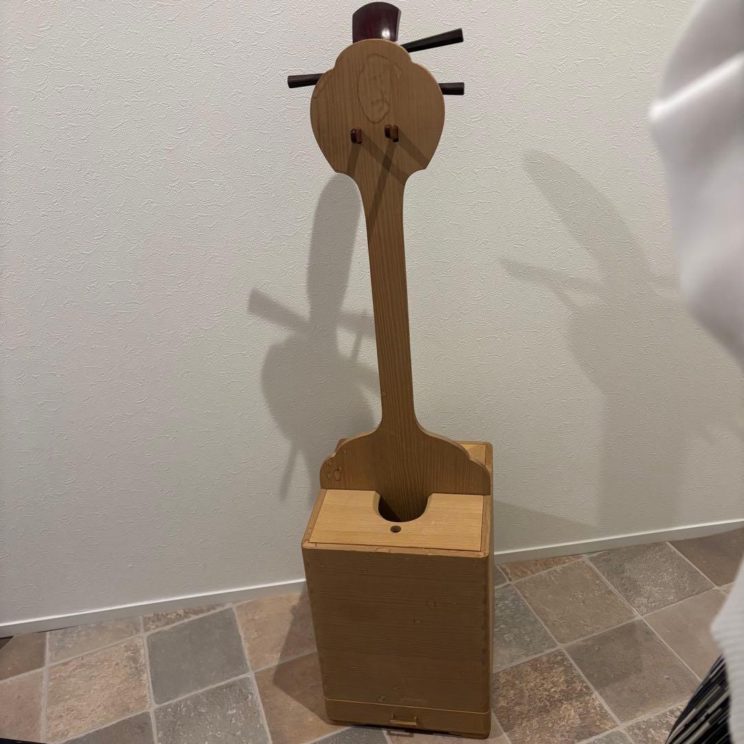 三味線 弦楽器　バチ2本　木製スタンド付き