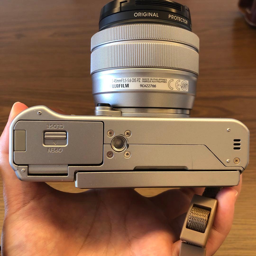 FUJIFILM X-A5 ミラーレス一眼 15-45mmレンズ付き