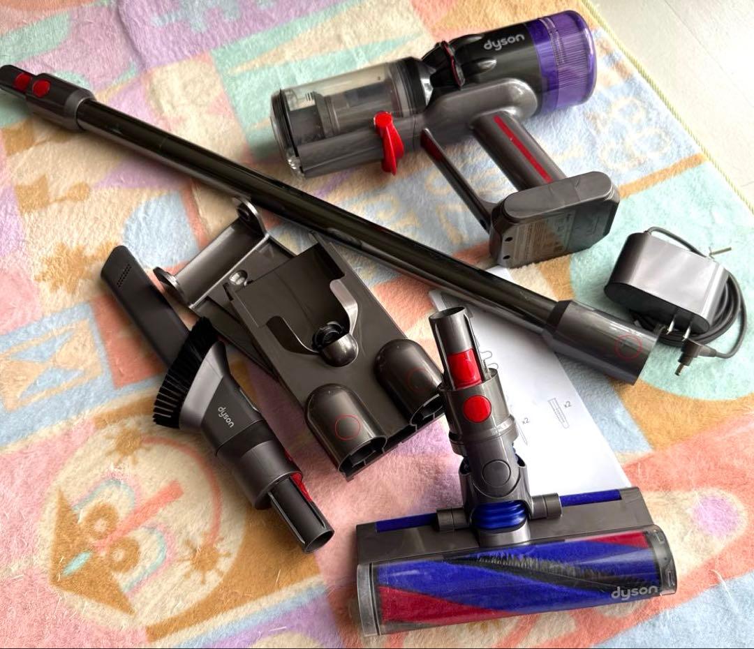 DysonハンディクリーナーSV21