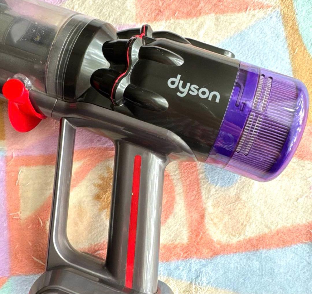 DysonハンディクリーナーSV21