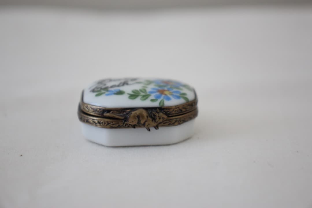 フランス　リモージュボックス　Baby Teeth　小物入れ