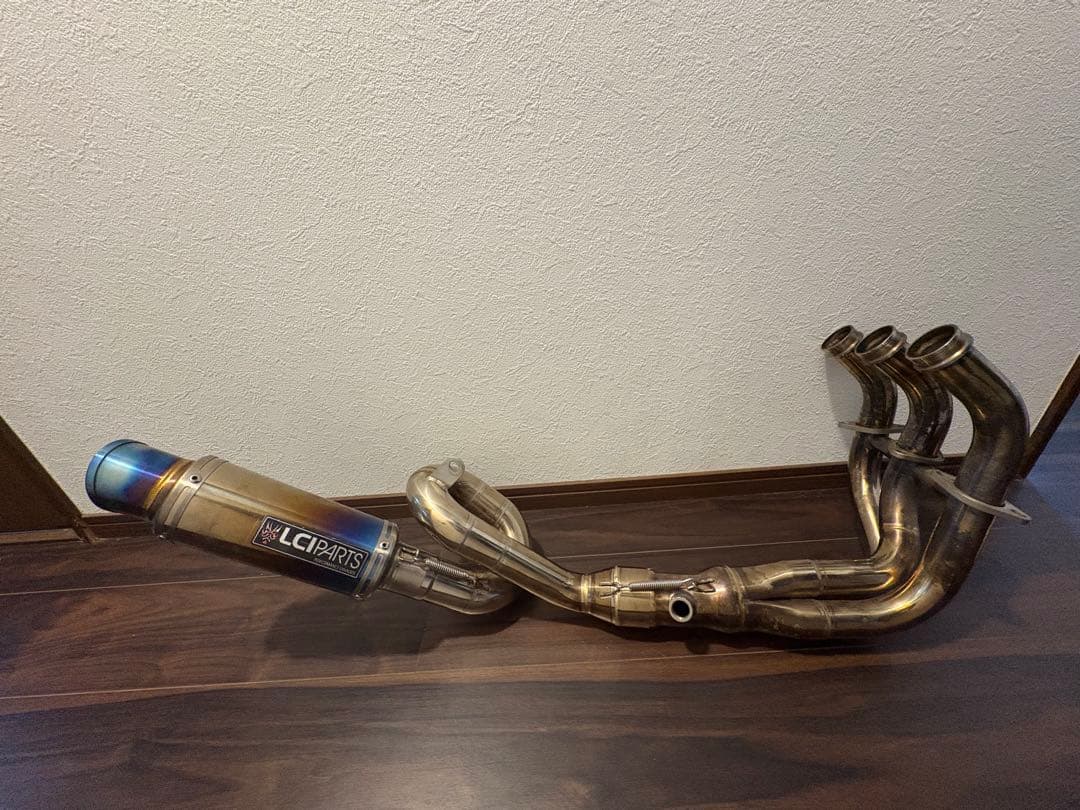 勝手にBlack Friday！ヤマハXSR900 LCIマフラー チタン