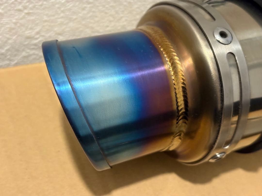 勝手にBlack Friday！ヤマハXSR900 LCIマフラー チタン