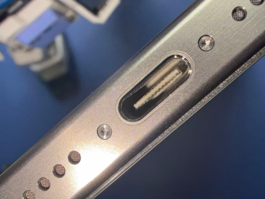 iPhone 15 Pro Max 256gb 値下げ可　海外版