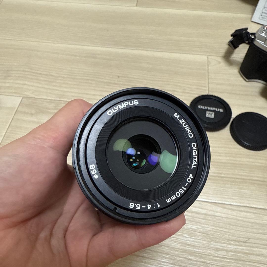 OLYMPUS E-M10 Mark III 本体　レンズ2本　一式