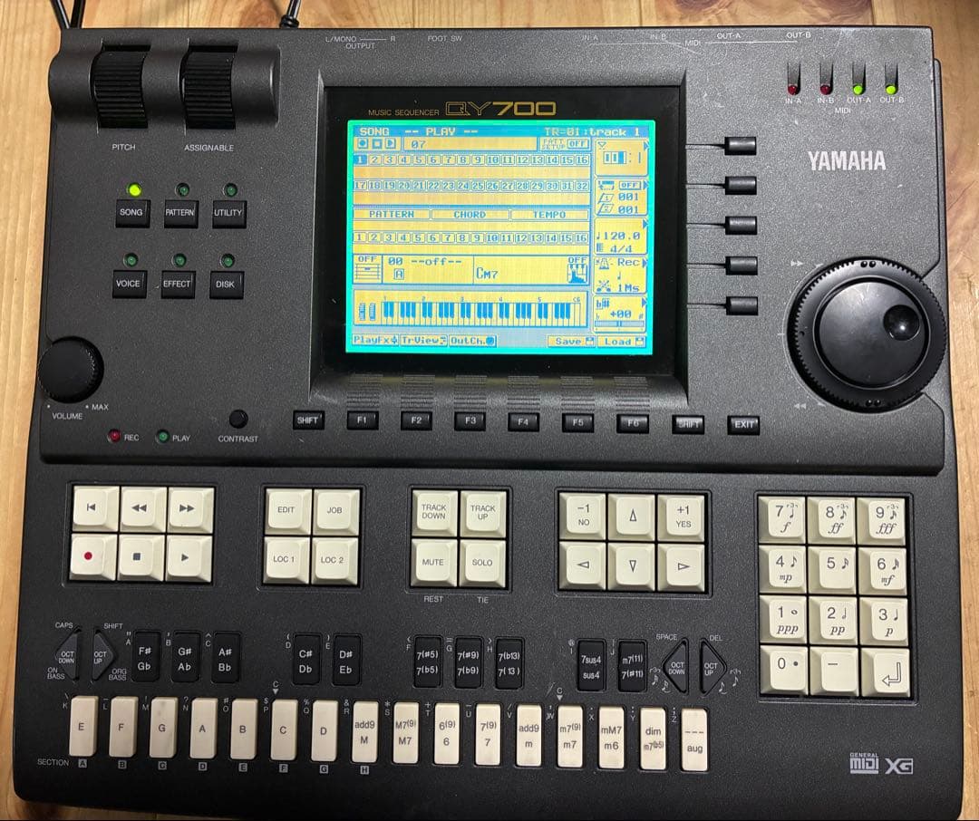 ヤマハ YAMAHA QY700 シーケンサー　アダプタ付き