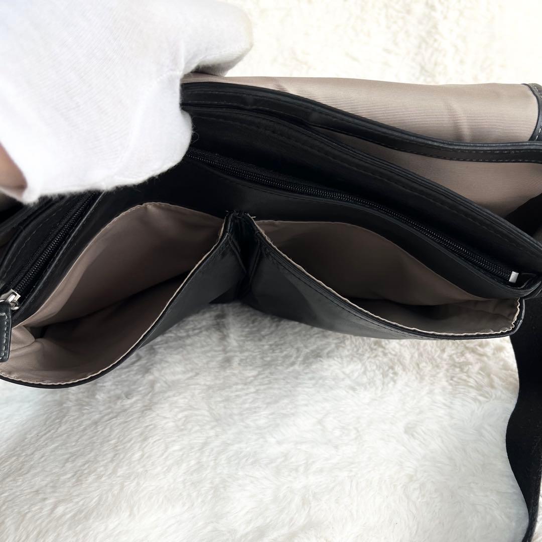 【TON】コーチ✨️美品　フラップ　メッセンジャーバッグ　Ａ４収納可　レザー