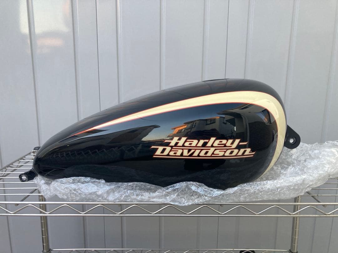 スポーツスター17Lタンク xl1200 883 4.5ガロン 凹み無し