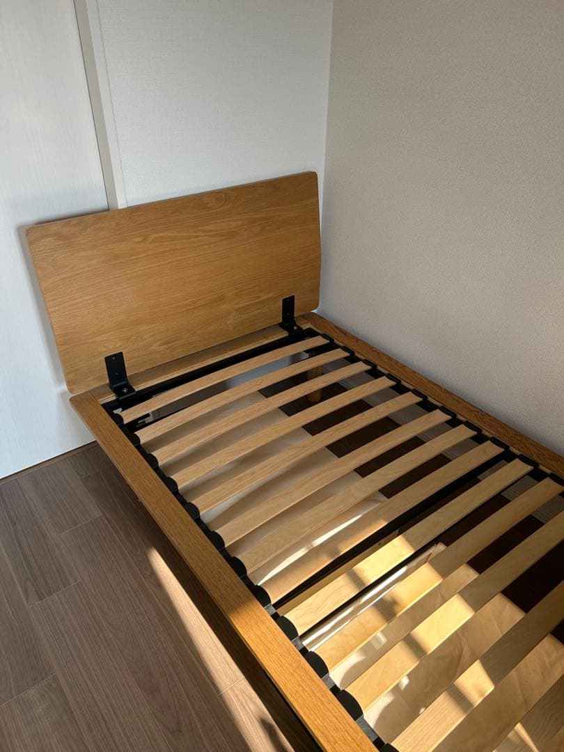 無印良品　シングルベッドフレーム オーク材ヘッドボード付き