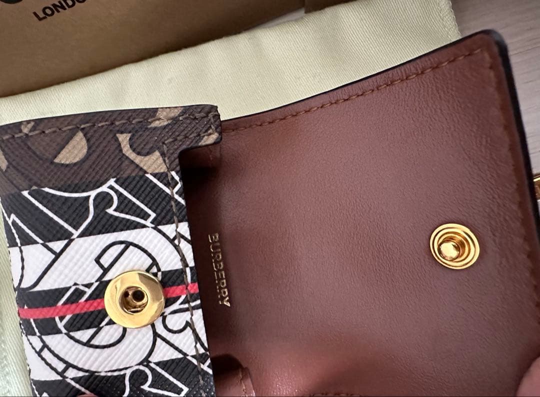 BURBERRY AirPodsケース　 ロゴプリント