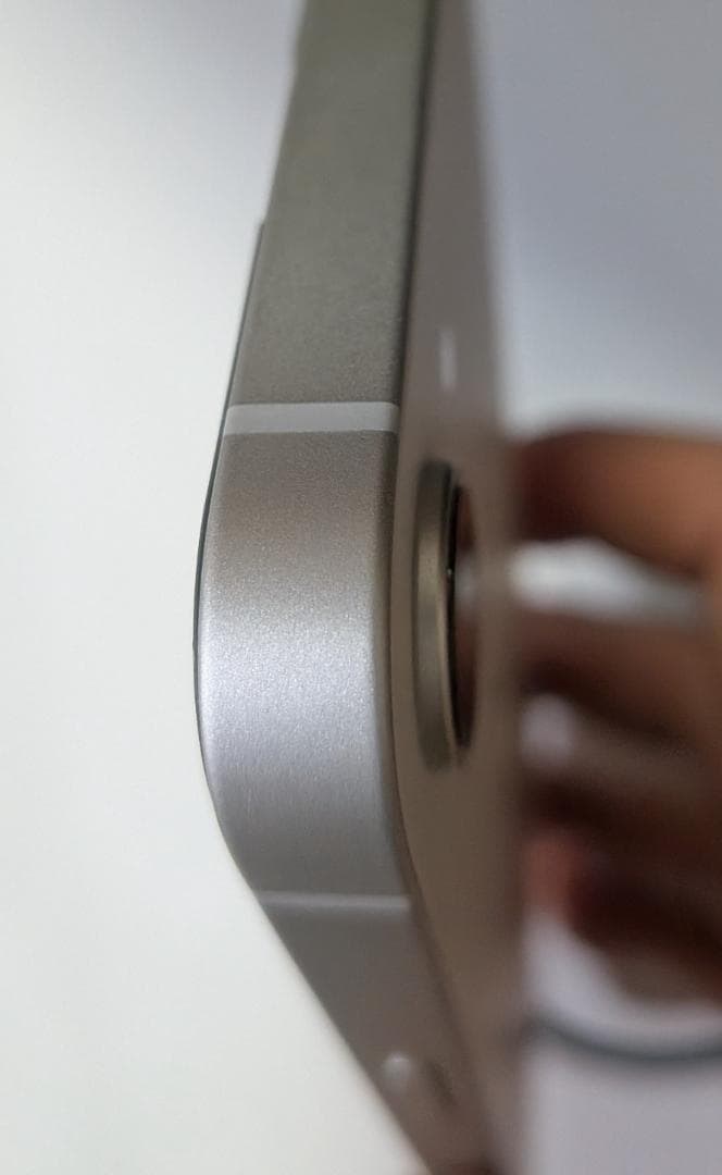 Apple iPhone 16e 128GB ホワイト