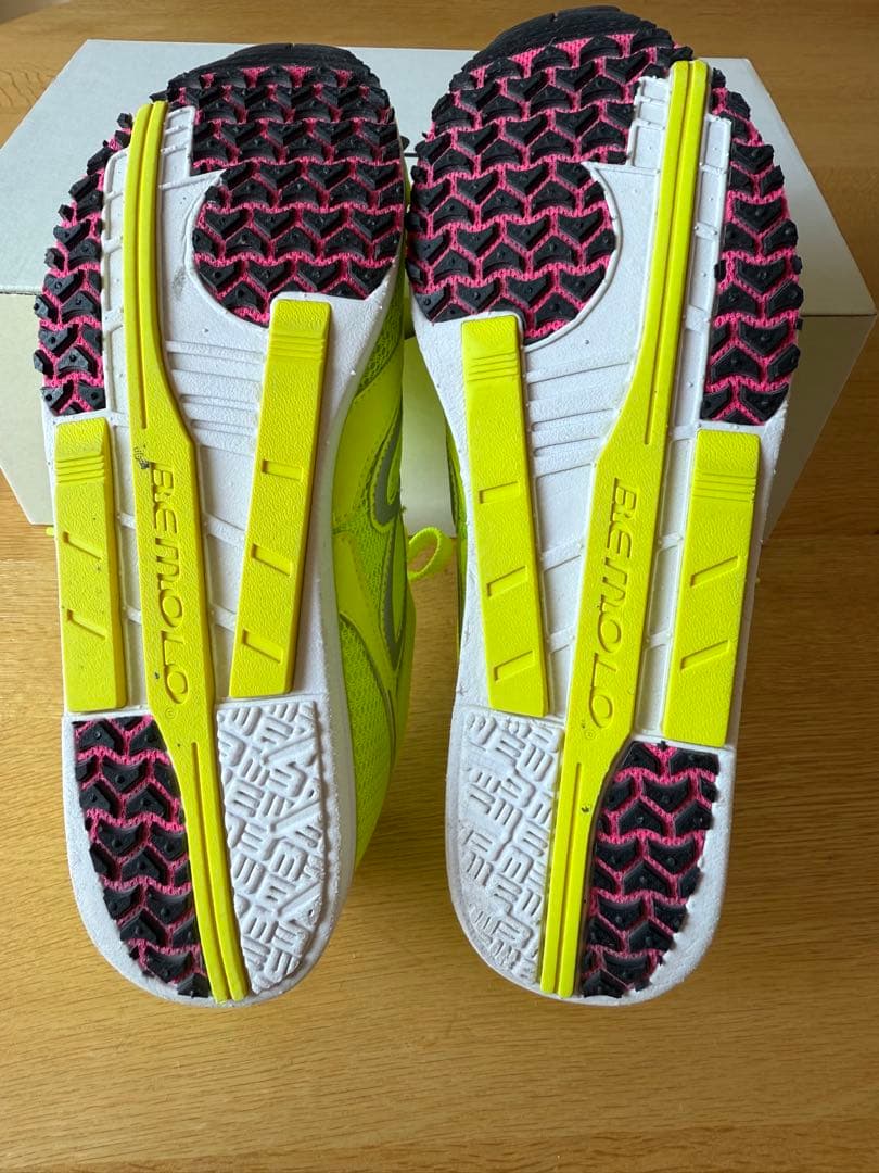 完売　ビモロシューズ　蛍光イエロー　ネオンイエロー　24.5cm