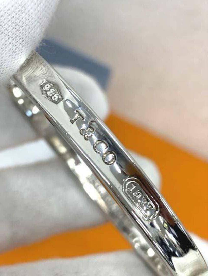 Tiffany & Co. ナローシルバーバングル
