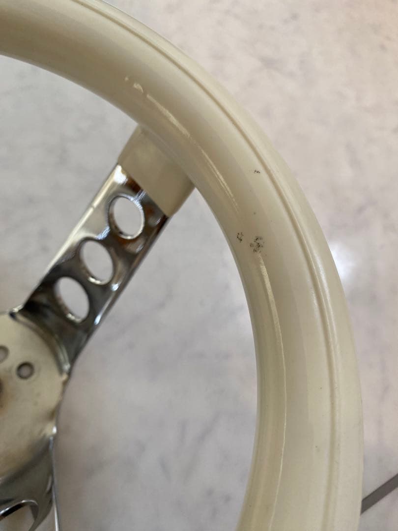 ムーンアイズ　グランドステアリング　白