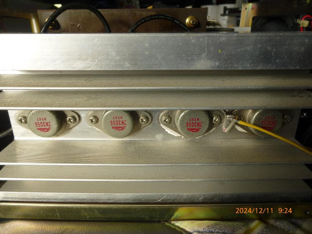 最安販売中　DIAMOND　30Aの大容量　巨大トランス安定化電源