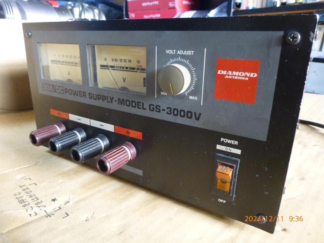 最安販売中　DIAMOND　30Aの大容量　巨大トランス安定化電源
