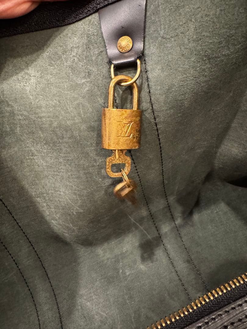 Louis Vuitton エピレザー ブラック キーポル50