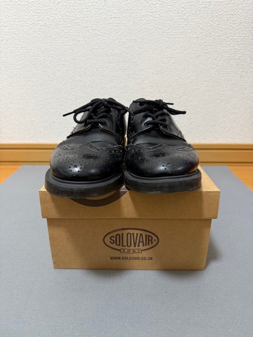 週末価格　ソロヴェアー ブローグ ウイングチップ　ドクターマーチン 外羽根