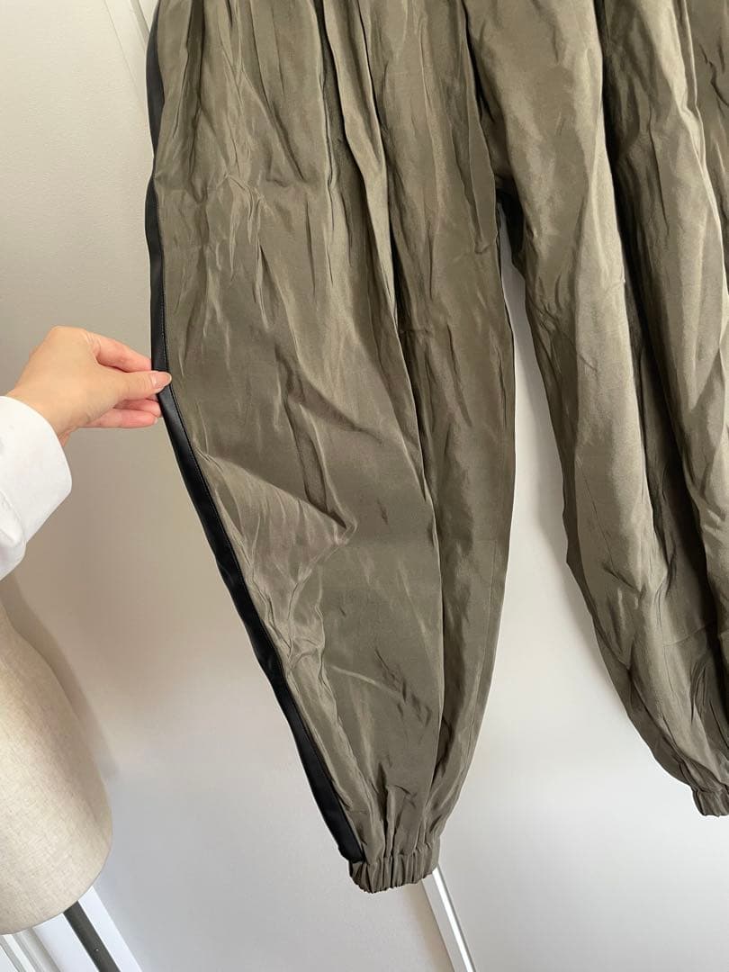 【akane utsunomiya 】 バルーンパンツ