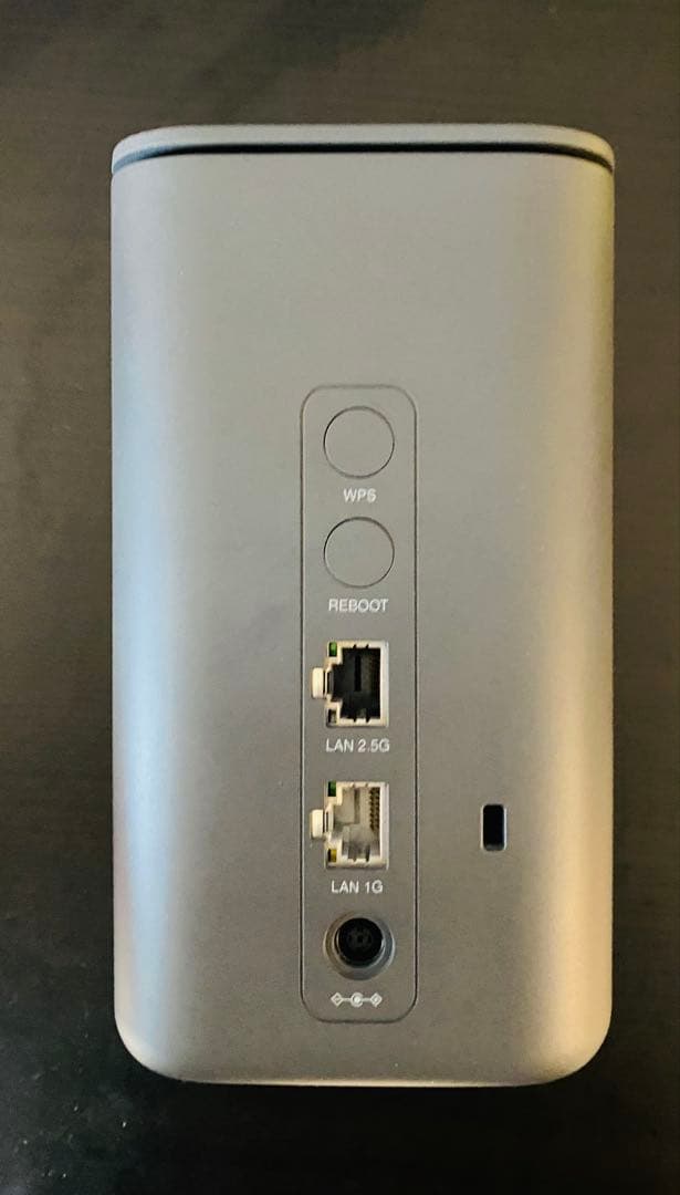 【美品】ドコモ ￼￼5G HRO2