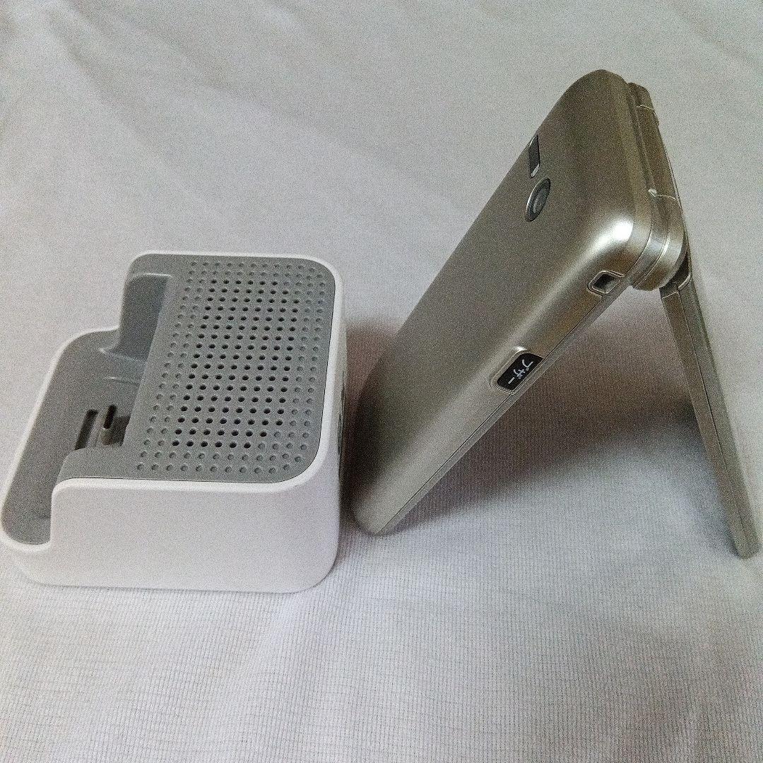 KYOCERA KYF43 携帯電話 本体 充電ドック付き