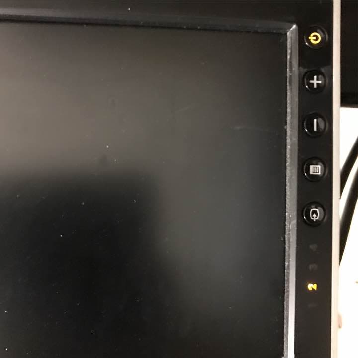 dellのディスプレイ×3です！