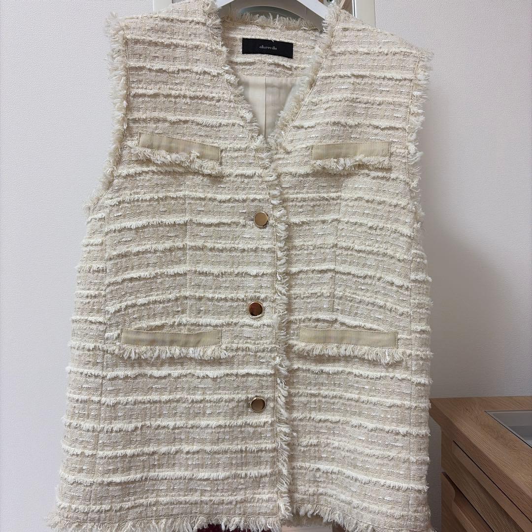 アルアバイル　アイボリー フリンジデザイン ベスト