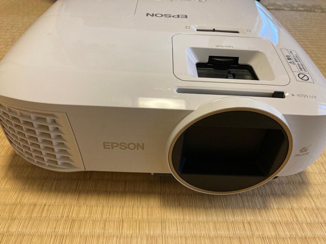 EPSON ホームシアターEH-TW5650＋バッグ＋３Dメガネ