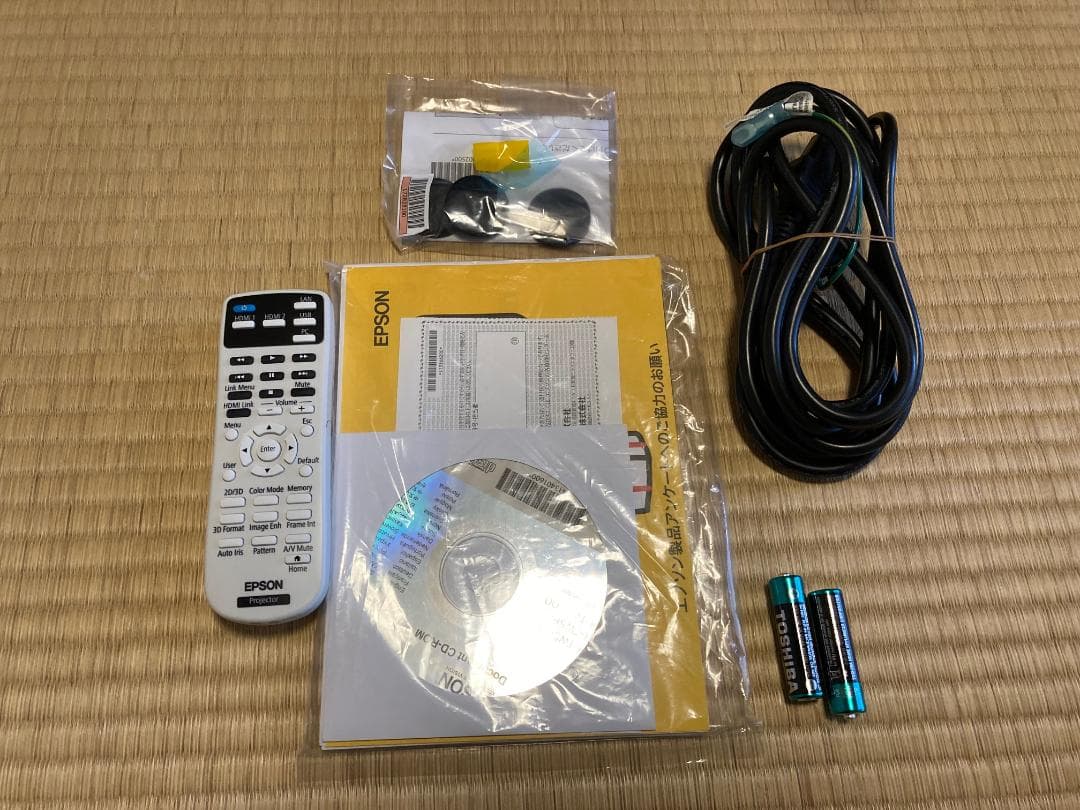 EPSON ホームシアターEH-TW5650＋バッグ＋３Dメガネ