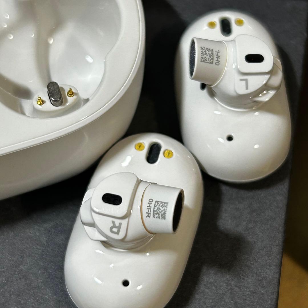 白ボーズ BOSE QUIETCOMFORT EARBUDS ワイヤレスイヤホン