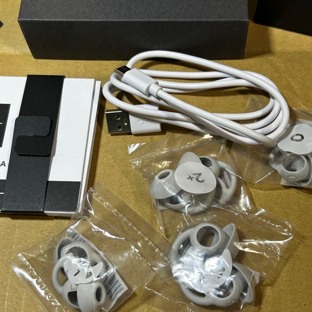 白ボーズ BOSE QUIETCOMFORT EARBUDS ワイヤレスイヤホン