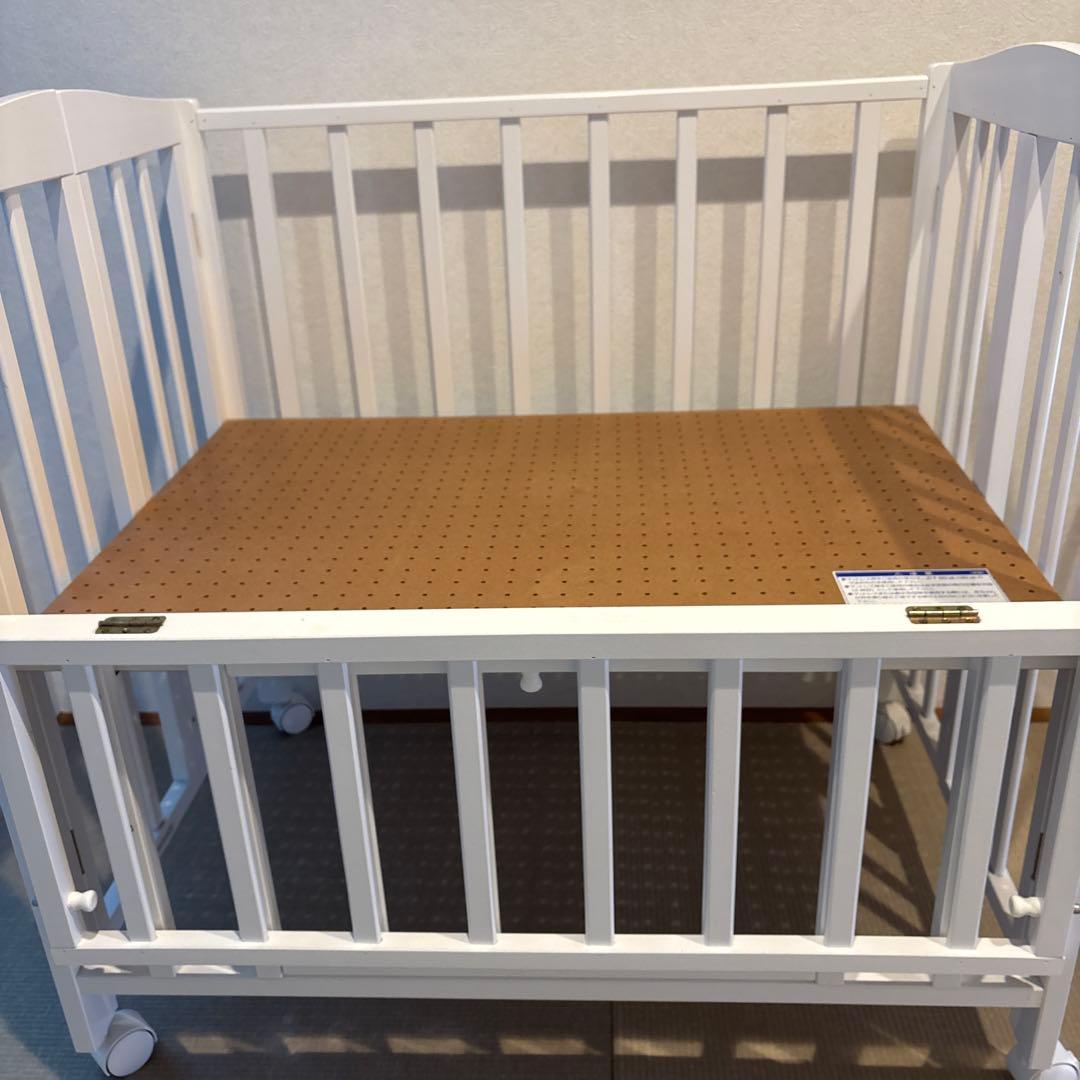 お値下げ中⭐︎カトージ　ベビーベッド　ホワイト　02700