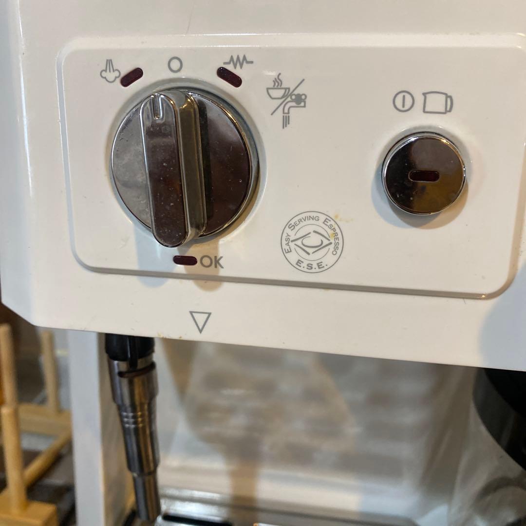 DeLonghi エスプレッソマシン 本体と付属品