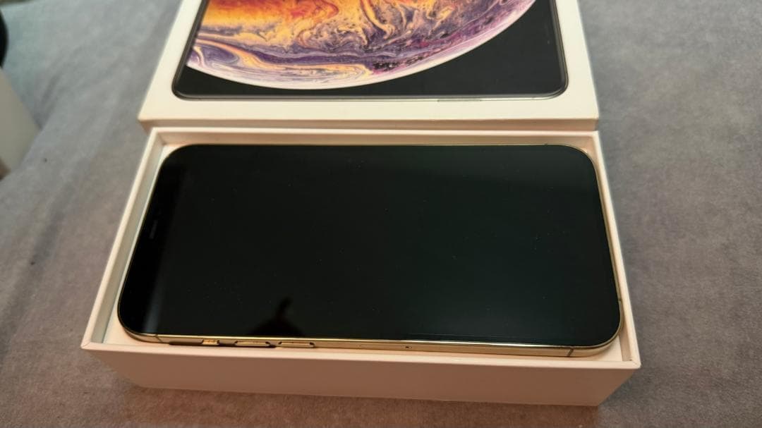 iPhone 12 Pro Max 128GB ゴールド – 美品
