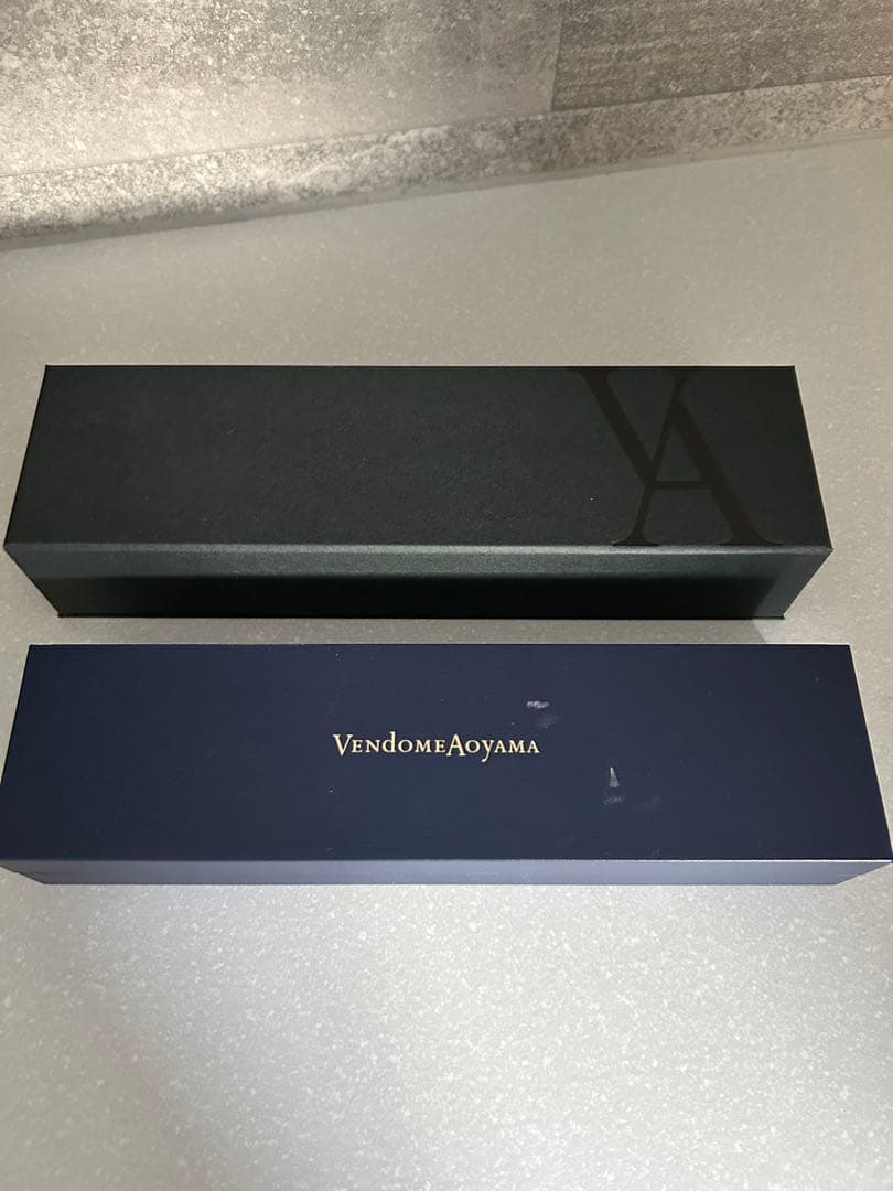 ヴァンドーム青山ループデザイン ブレスレット