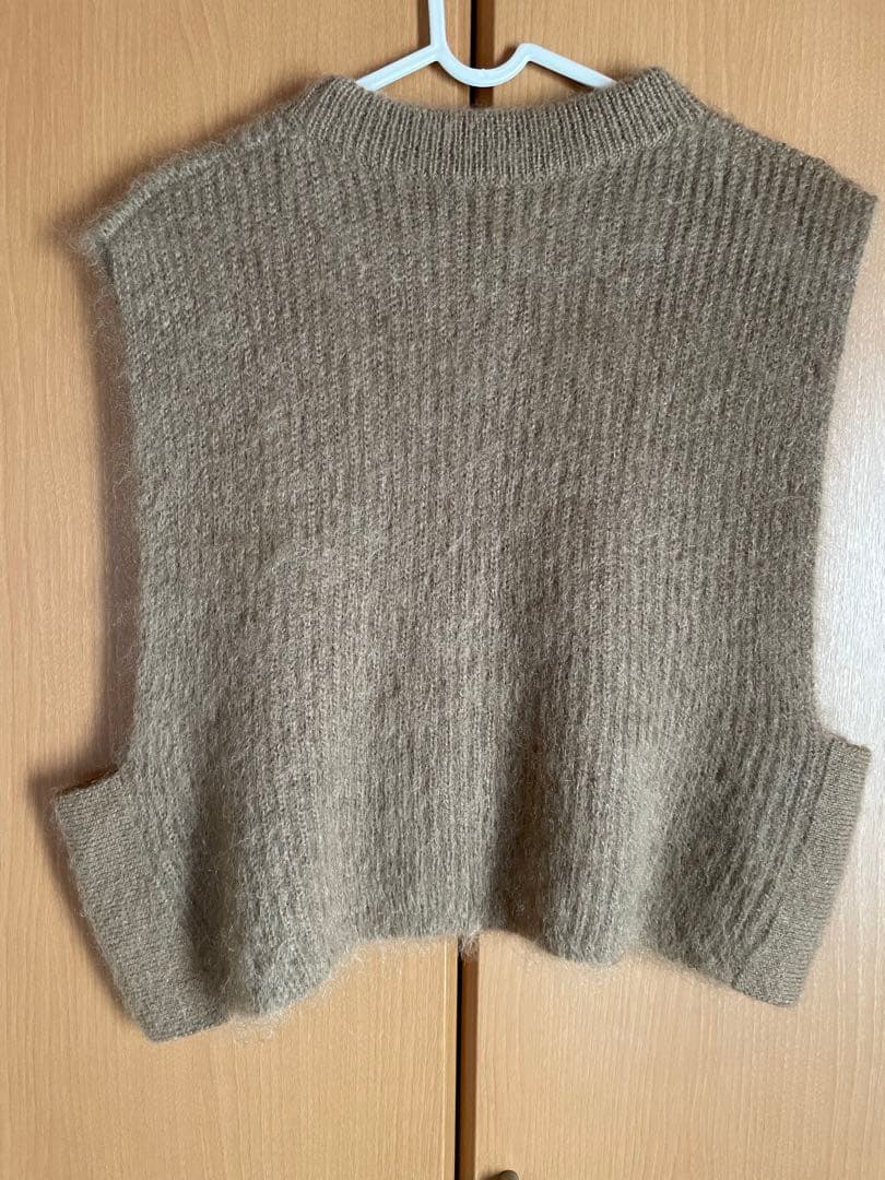 トップス HYKE MOHAIR CROPPED VEST