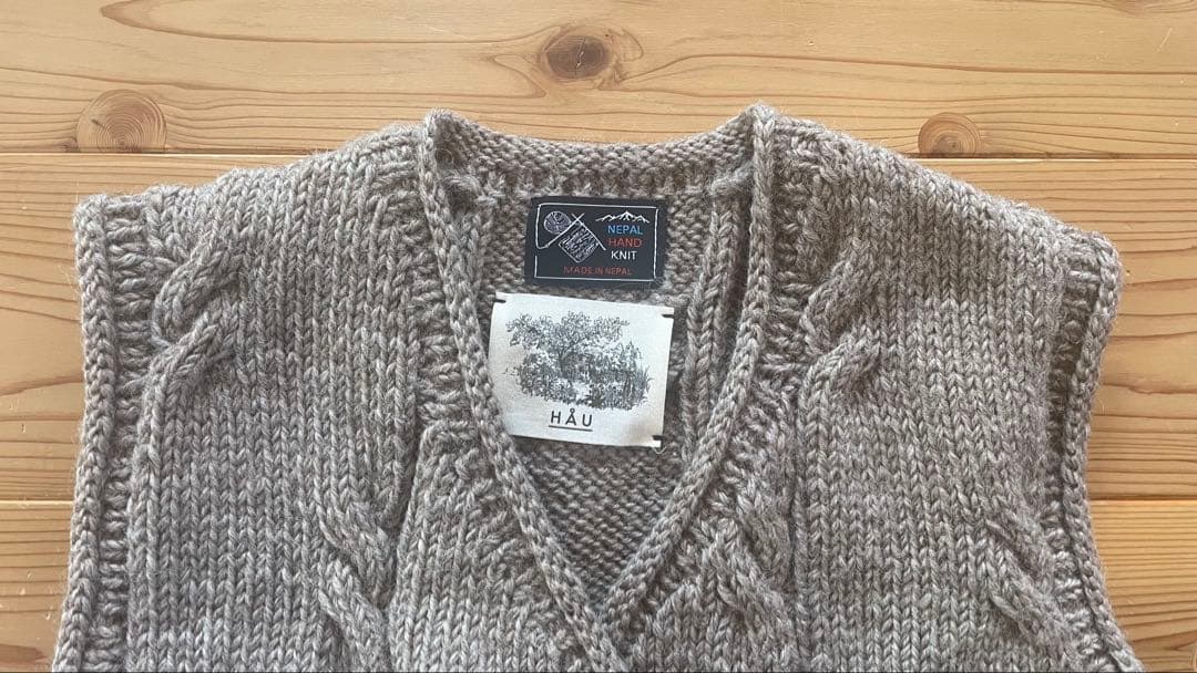HÄU ハウ　ケーブル編み グレー ニットベスト クラスカ