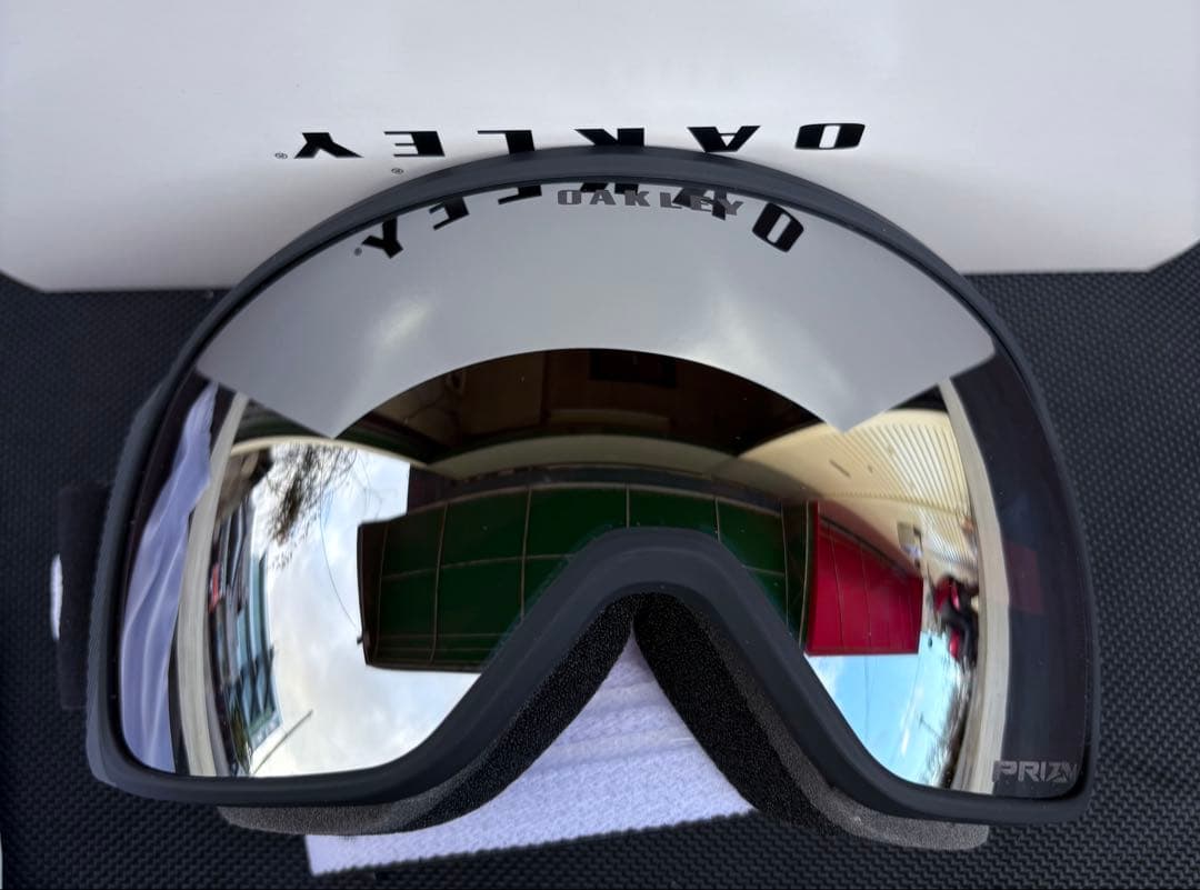 新品未使用‼️オークリー　フライトトラッカーXM