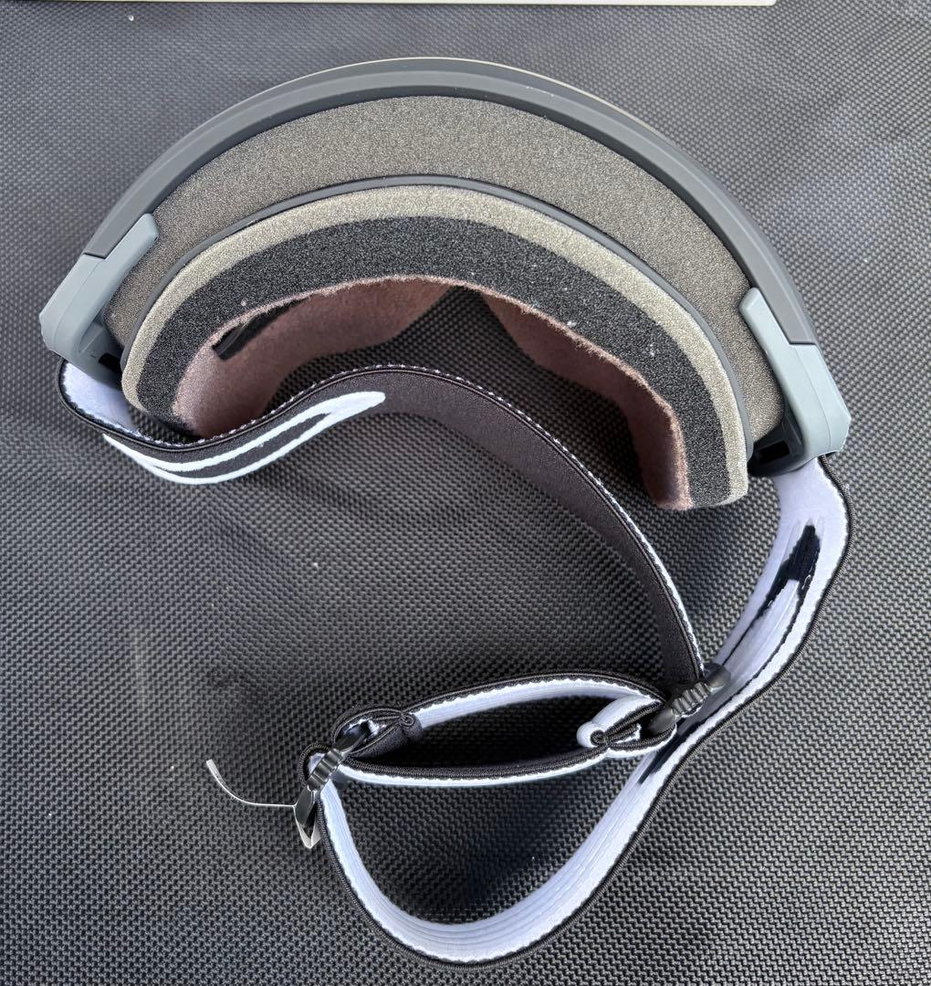 新品未使用‼️オークリー　フライトトラッカーXM